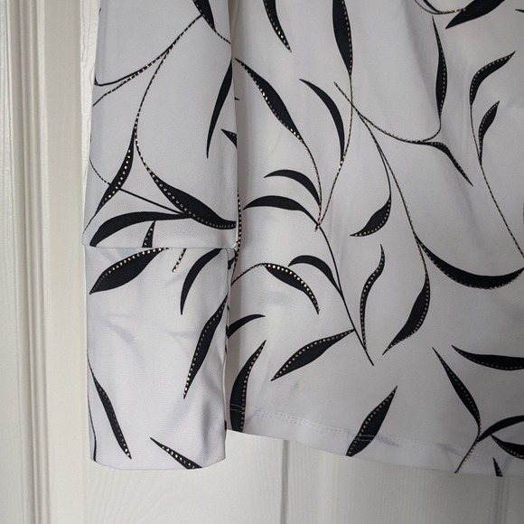 Women top blouse, size M. - Picture 4 of 7